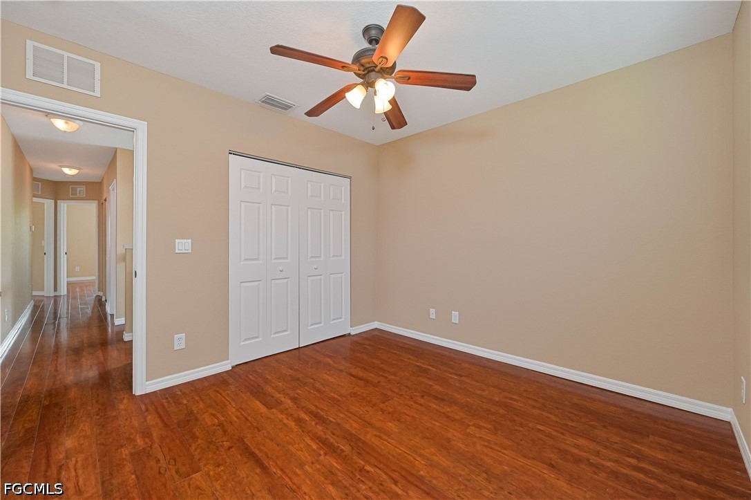 9797 Roundstone CIR