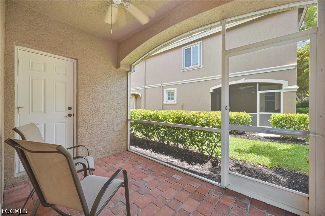 9797 Roundstone CIR
