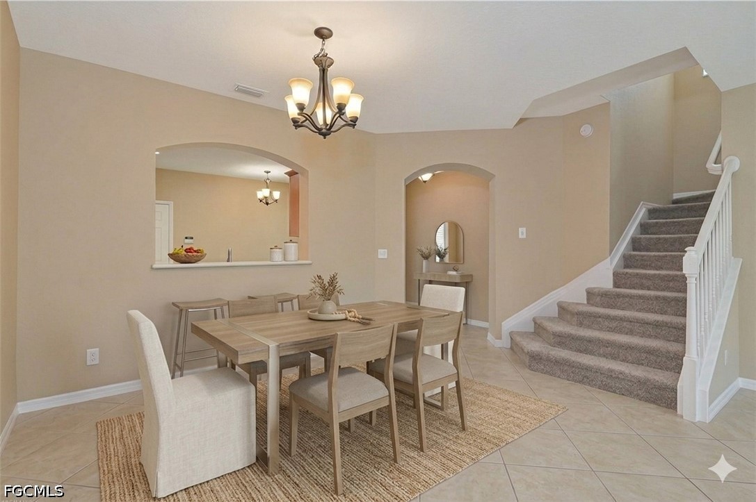 9797 Roundstone CIR