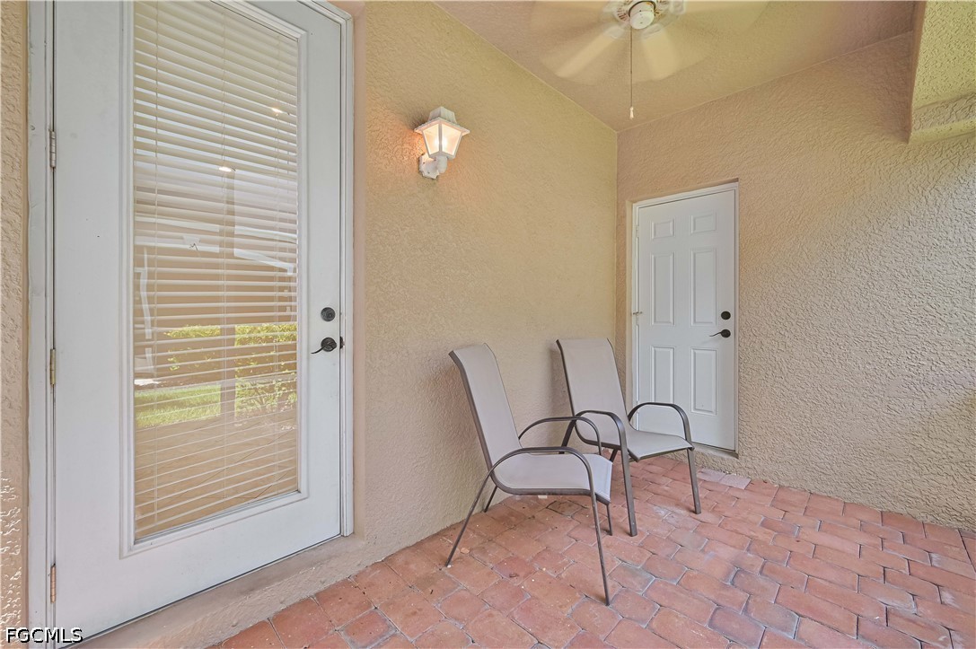 9797 Roundstone CIR