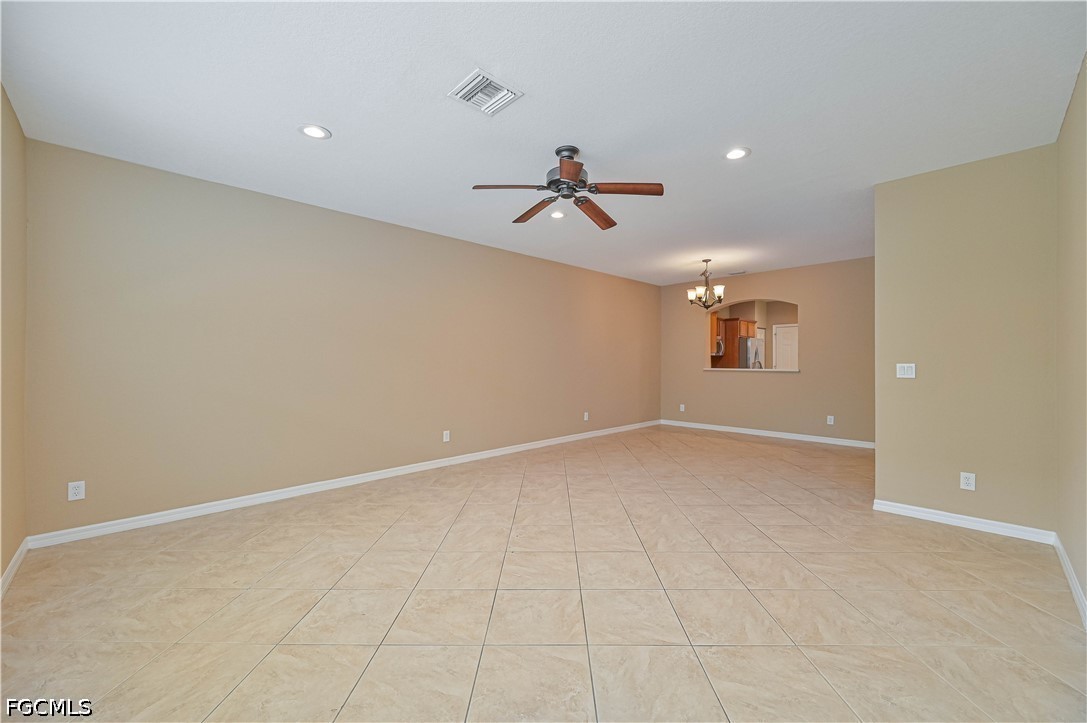 9797 Roundstone CIR