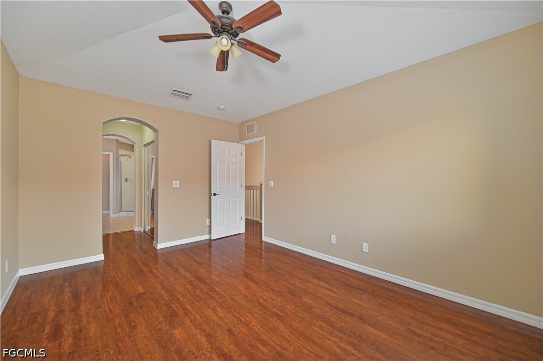 9797 Roundstone CIR
