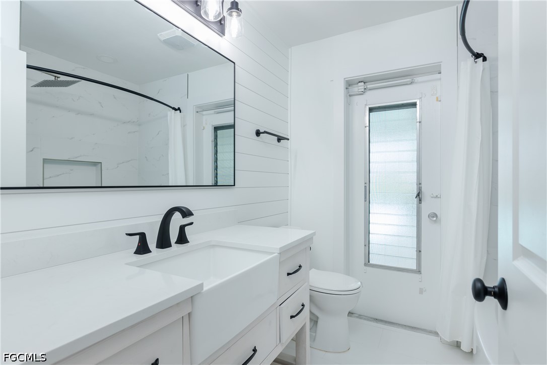 5609 De Soto CT
