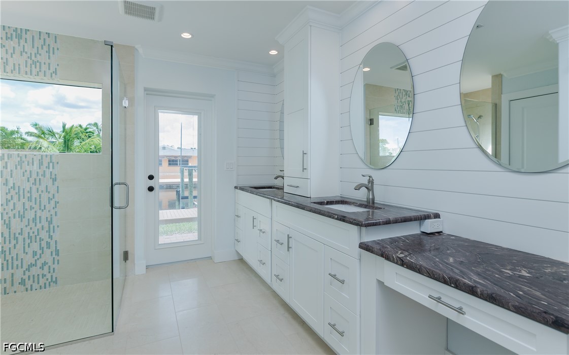 5609 De Soto CT