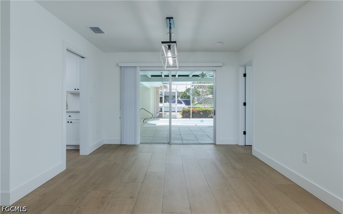 5609 De Soto CT