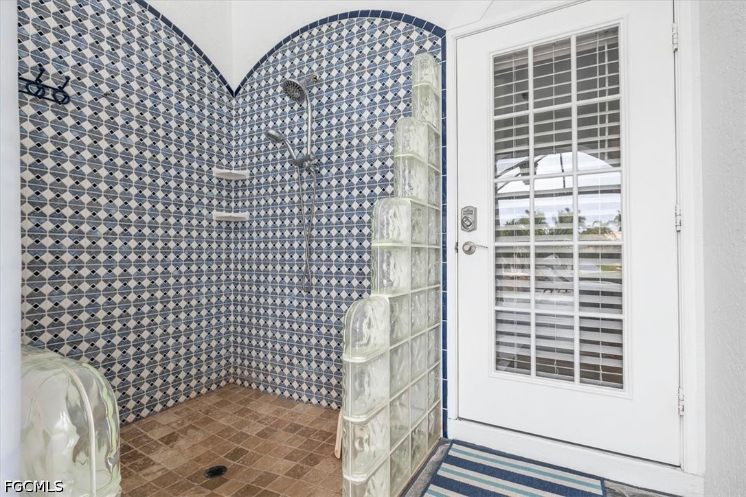 1716 SW 50th TER