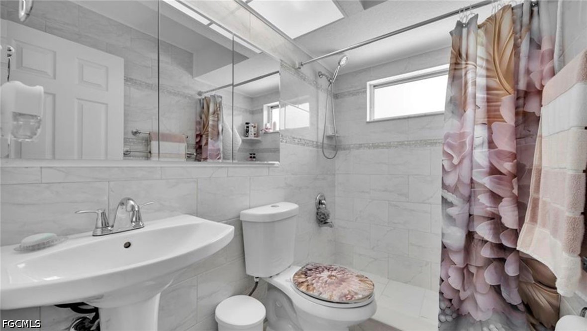 221 NE 23rd AVE