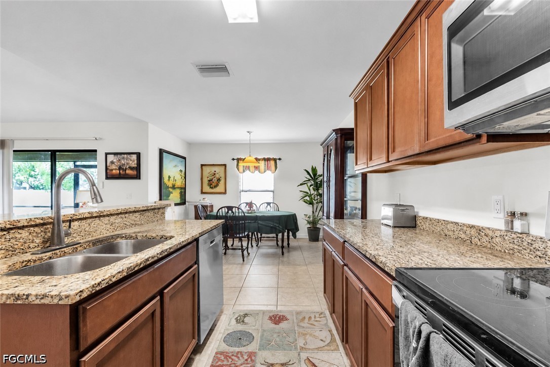4529 SW 10th AVE