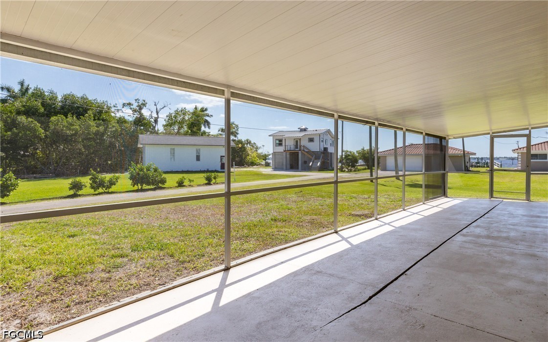 1818/1822 Stevenson RD