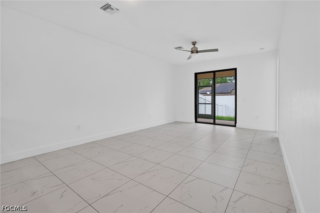 909/911 Homestead RD S