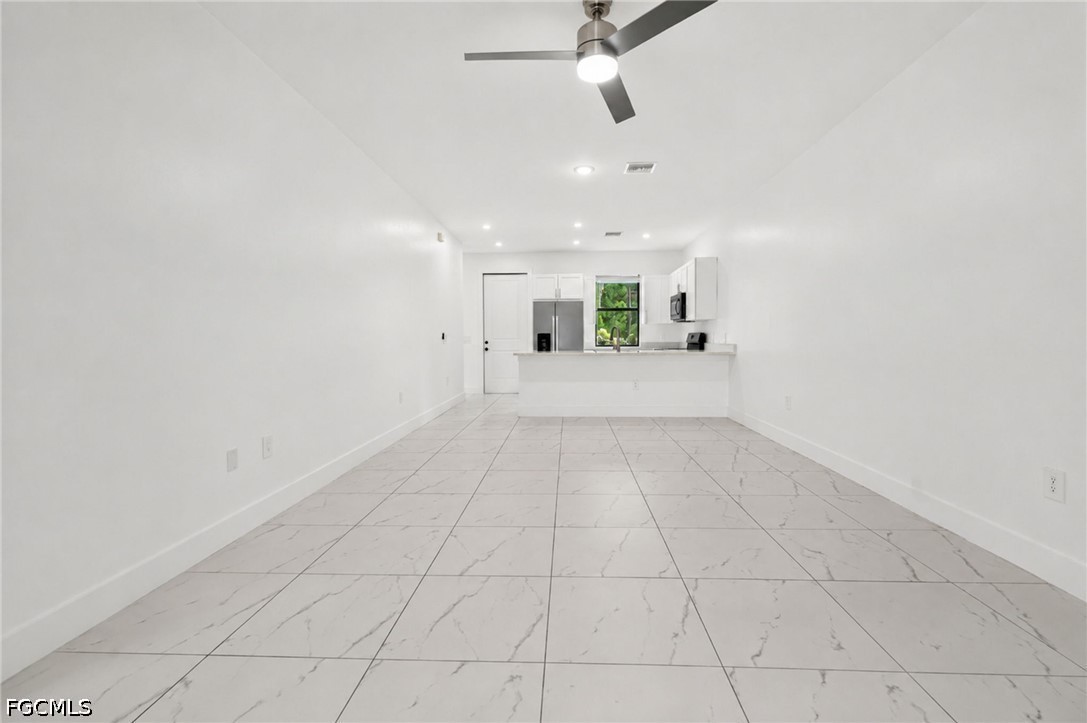 909/911 Homestead RD S