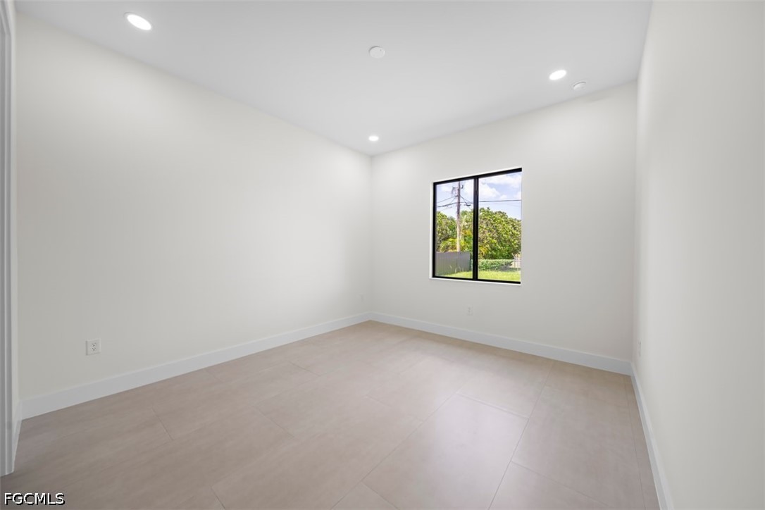 29 SW Trafalgar PKWY