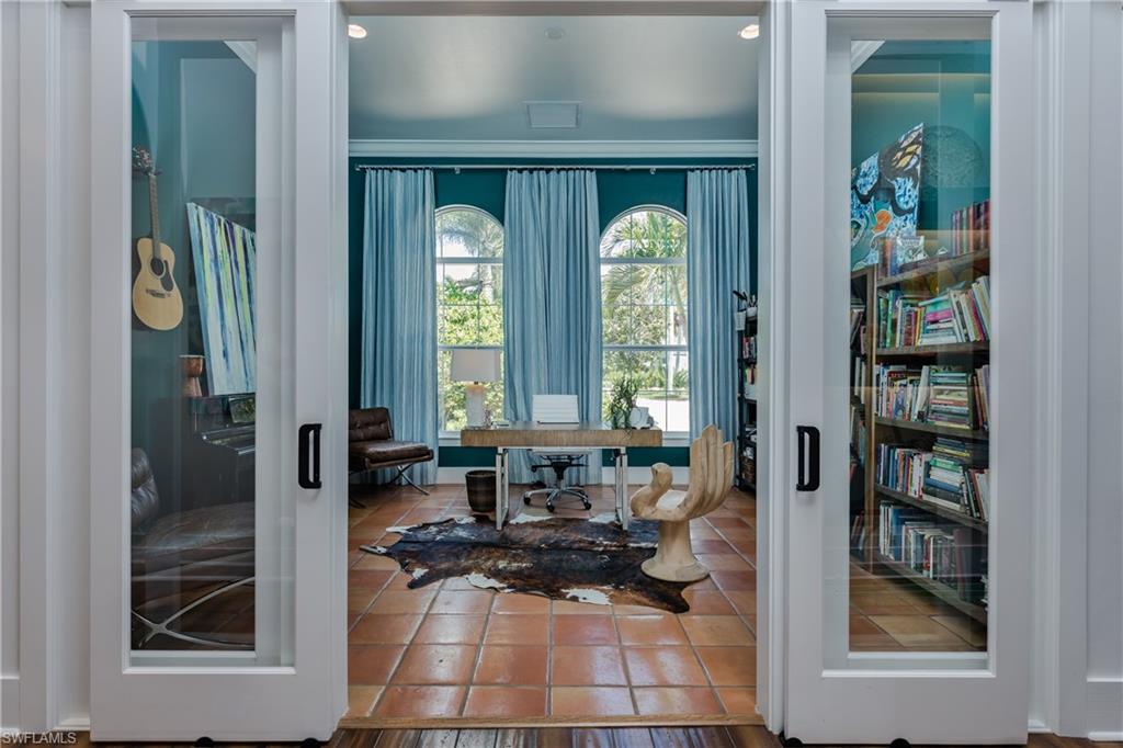 911 Aqua LN