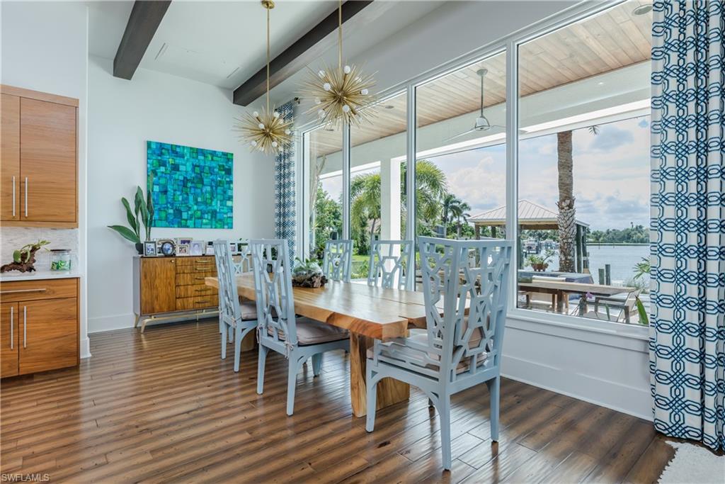 911 Aqua LN