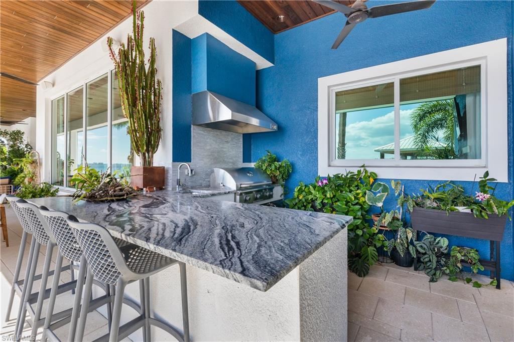911 Aqua LN