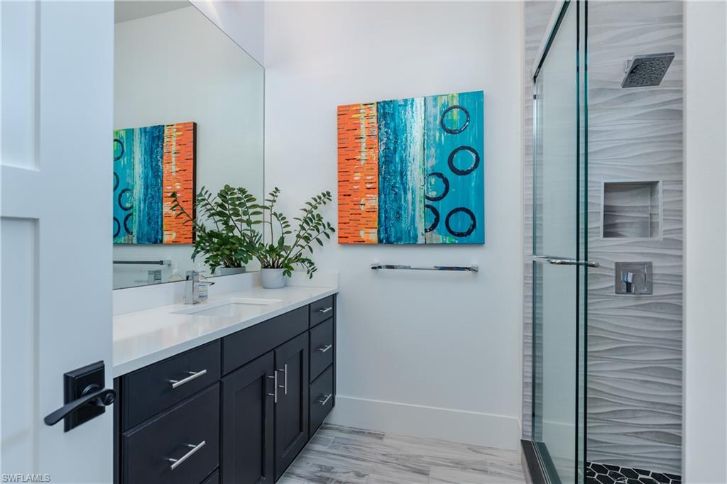 911 Aqua LN
