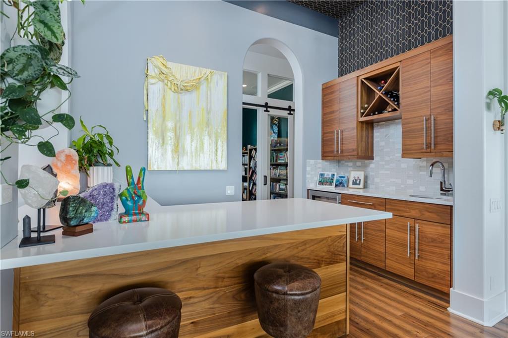 911 Aqua LN