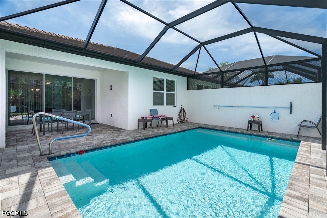 1127 S Town And River DR