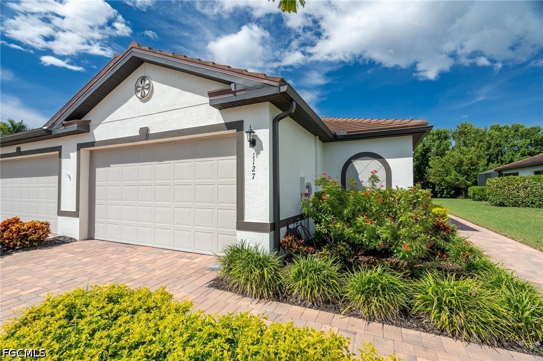1127 S Town And River DR