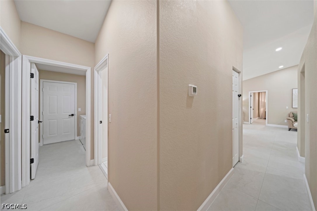 2725 SW 46th TER