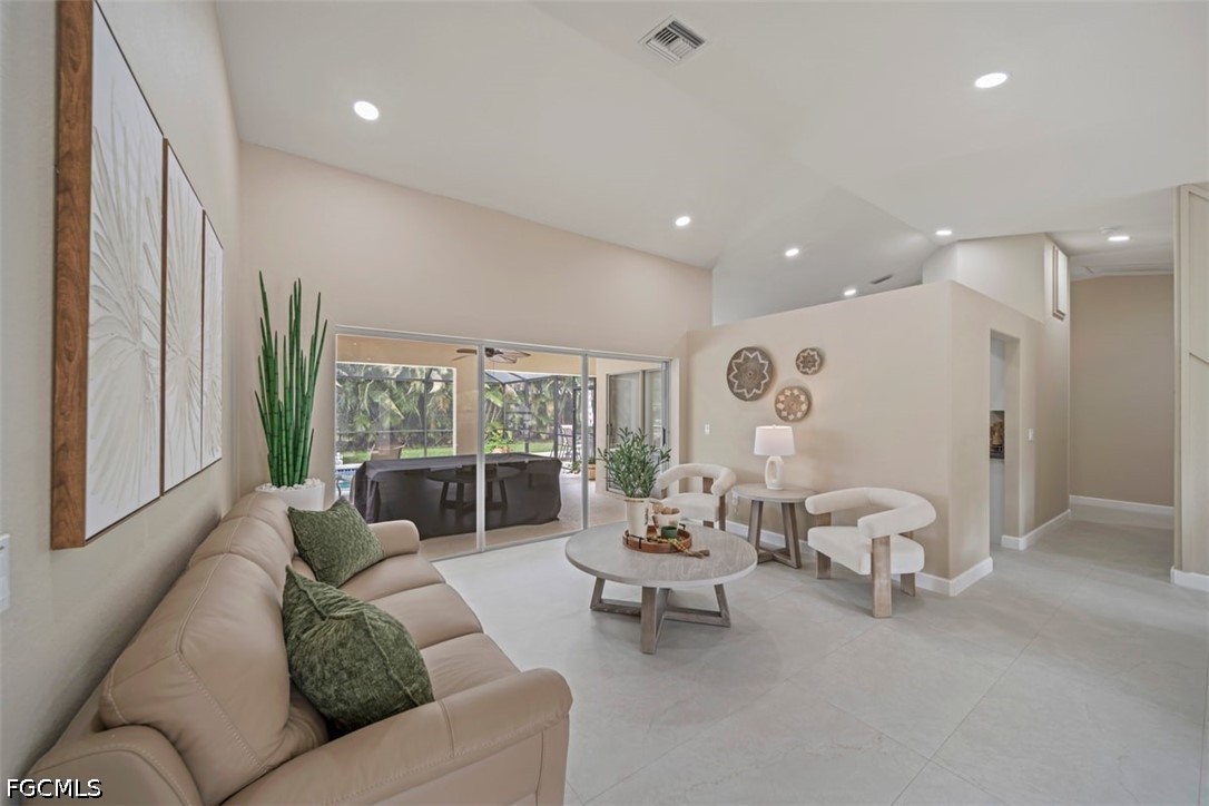 2725 SW 46th TER