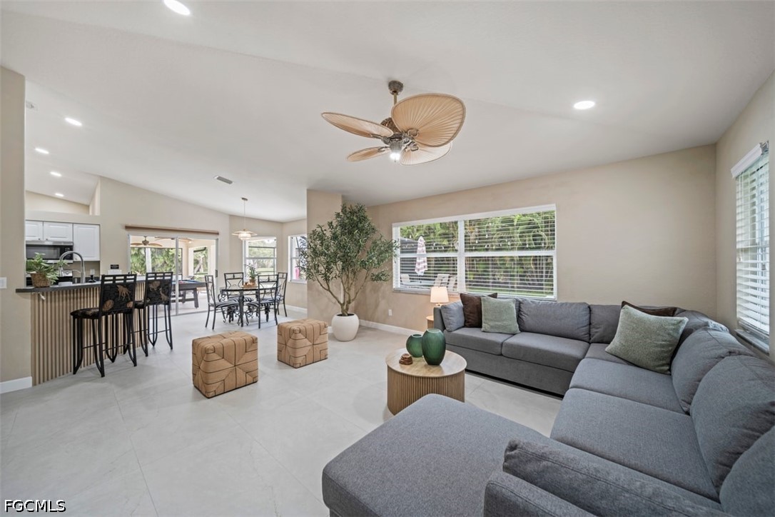 2725 SW 46th TER