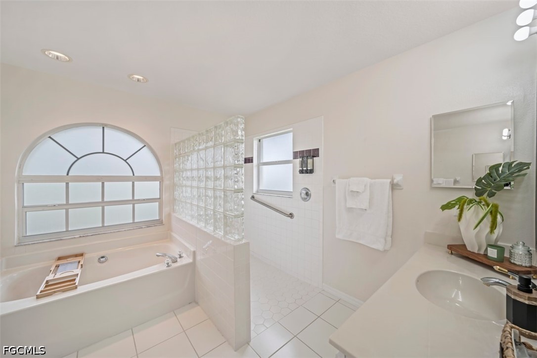 2725 SW 46th TER