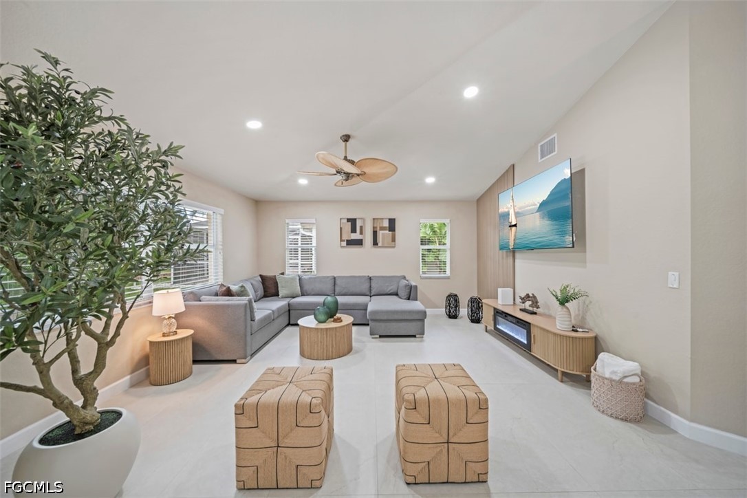 2725 SW 46th TER