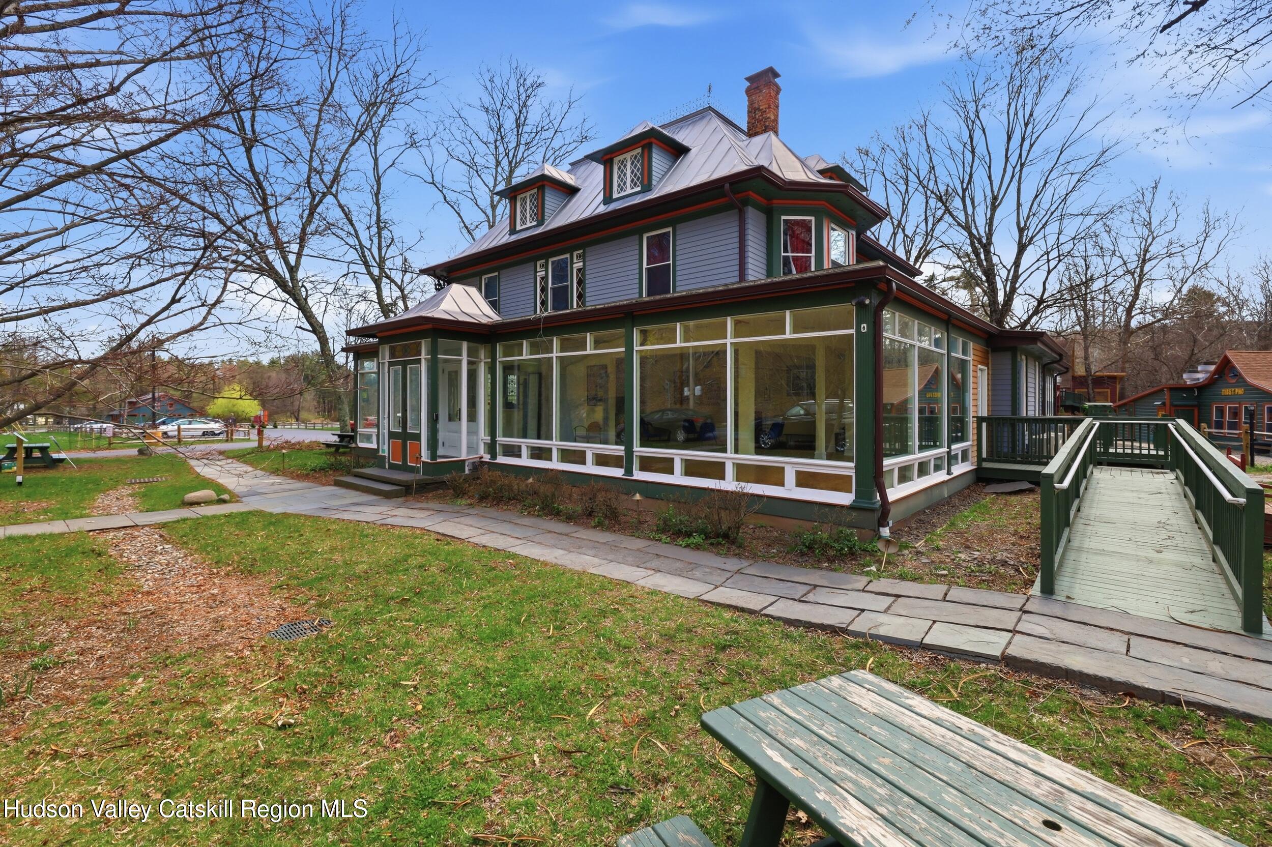 297 Tinker Street Sr