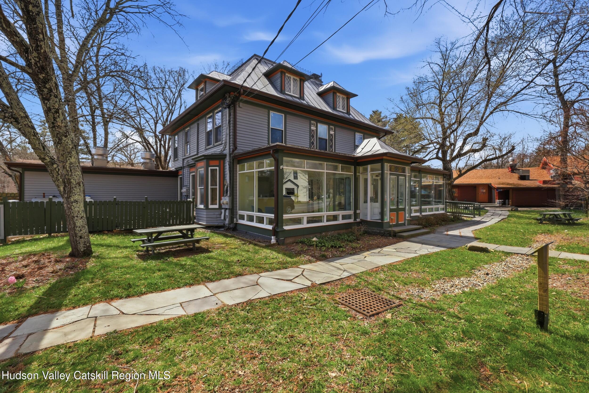 297 Tinker Street Cb