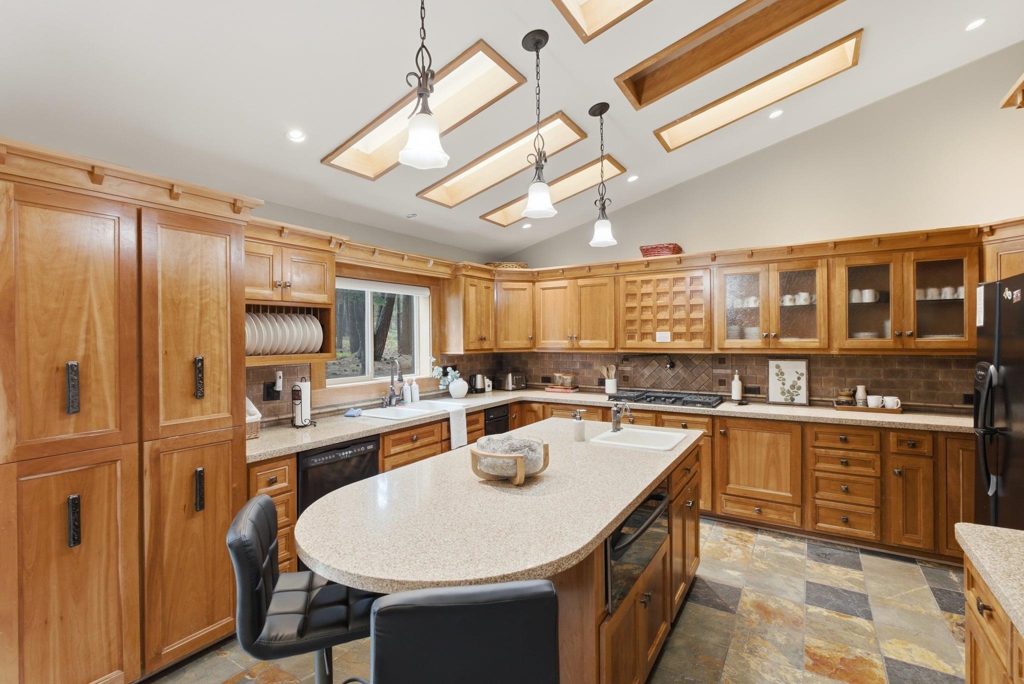 836 Holly Road