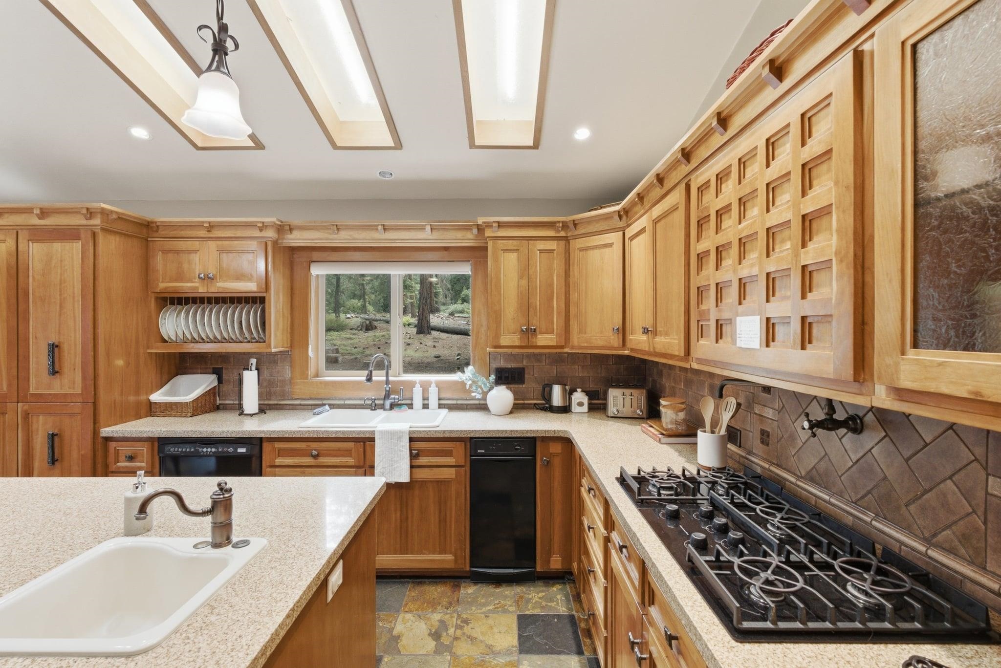836 Holly Road