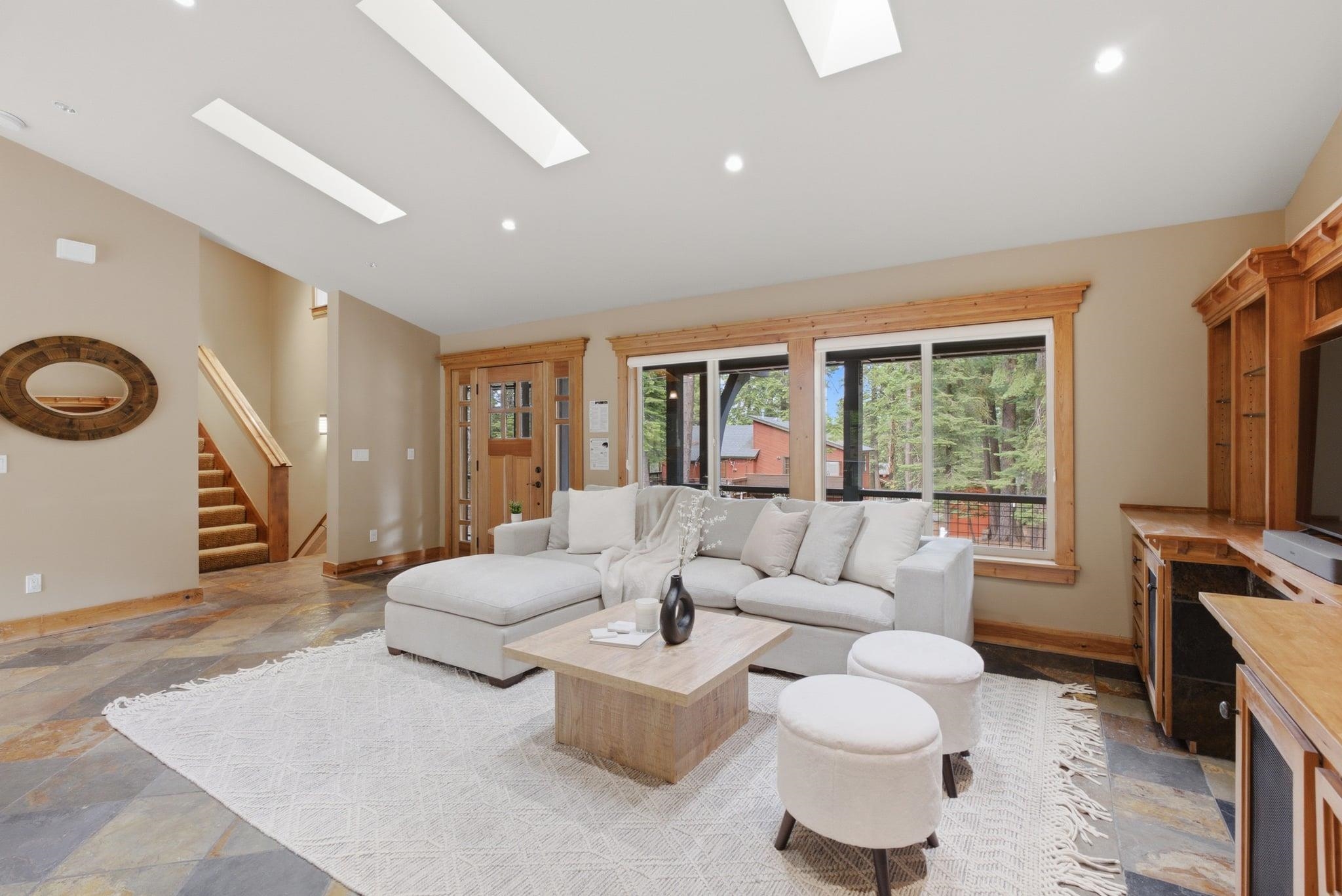 836 Holly Road