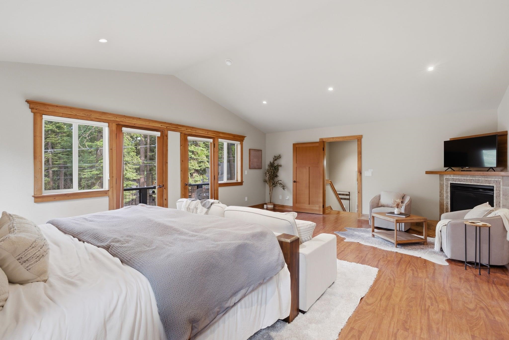 836 Holly Road