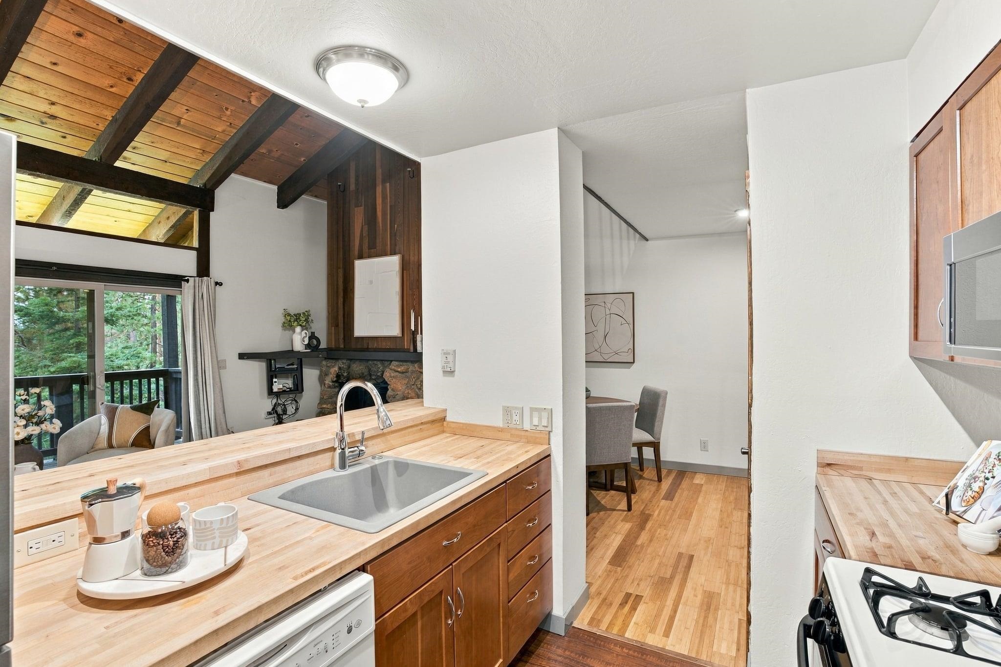 2755 North Lake Boulevard # 67 Unit: #67