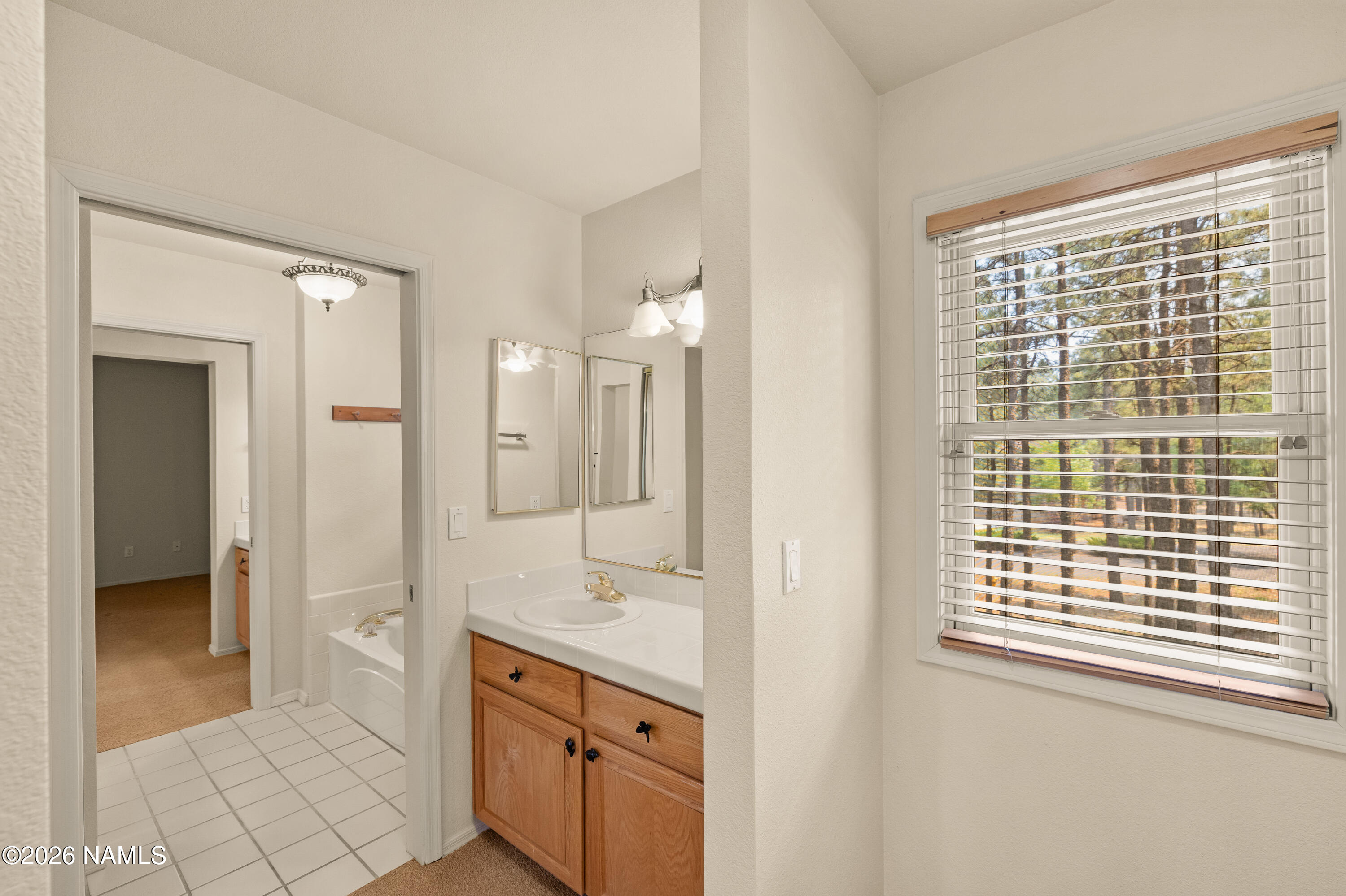 2950 W Kiltie Lane