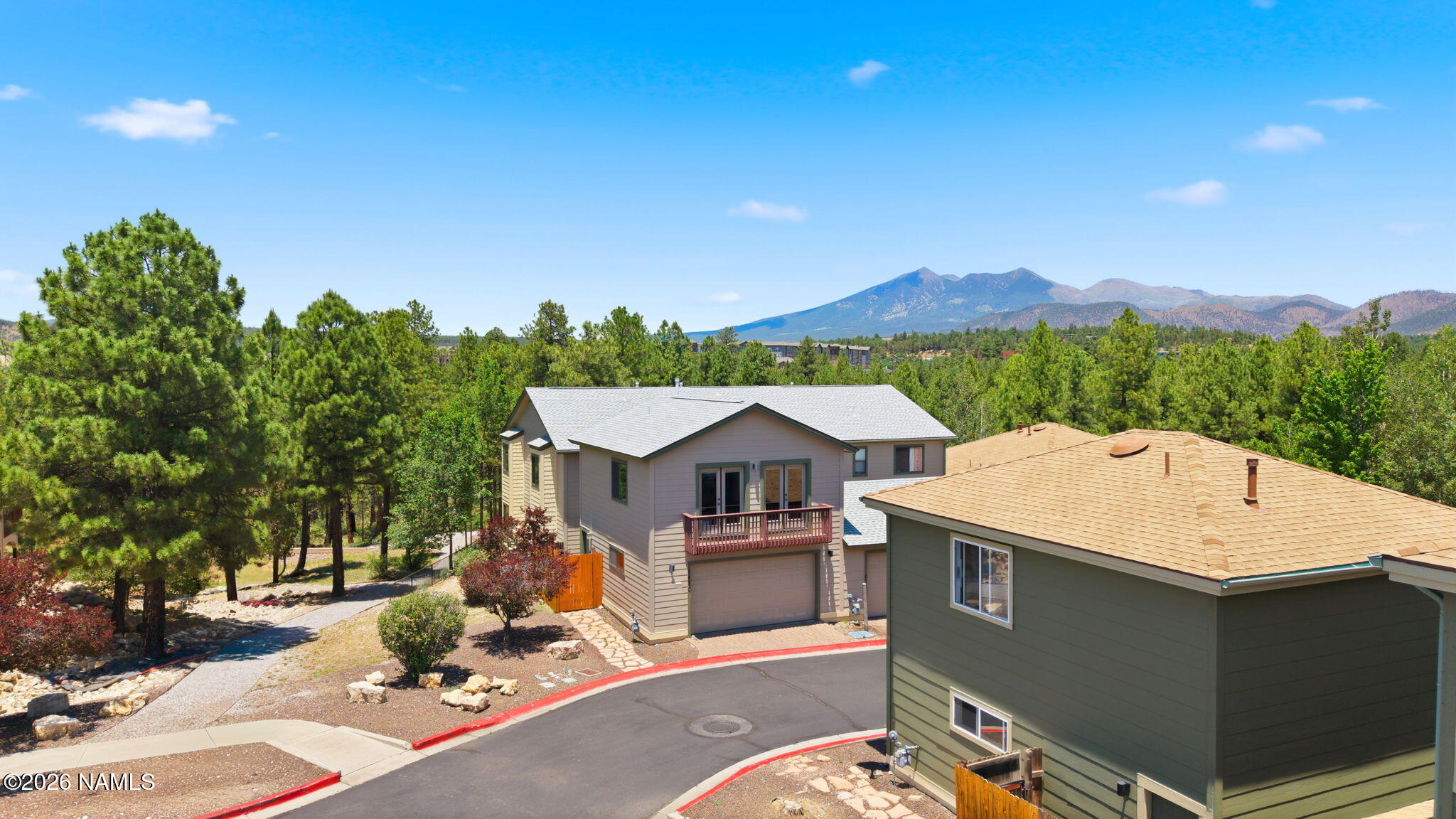 1470 E Ivy Lane