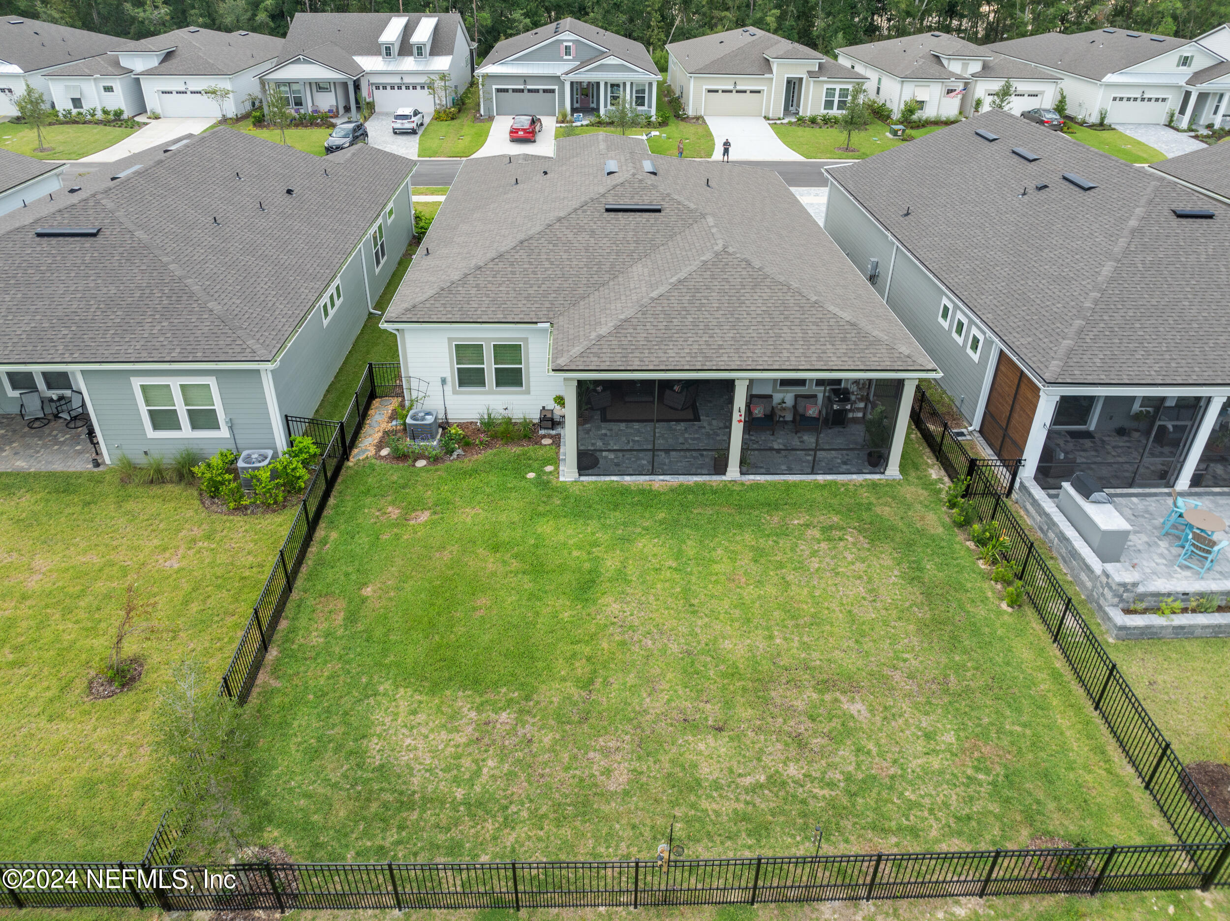 275 PINELLAS Way