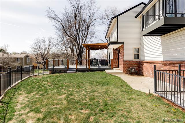 899 W Peakview Circle