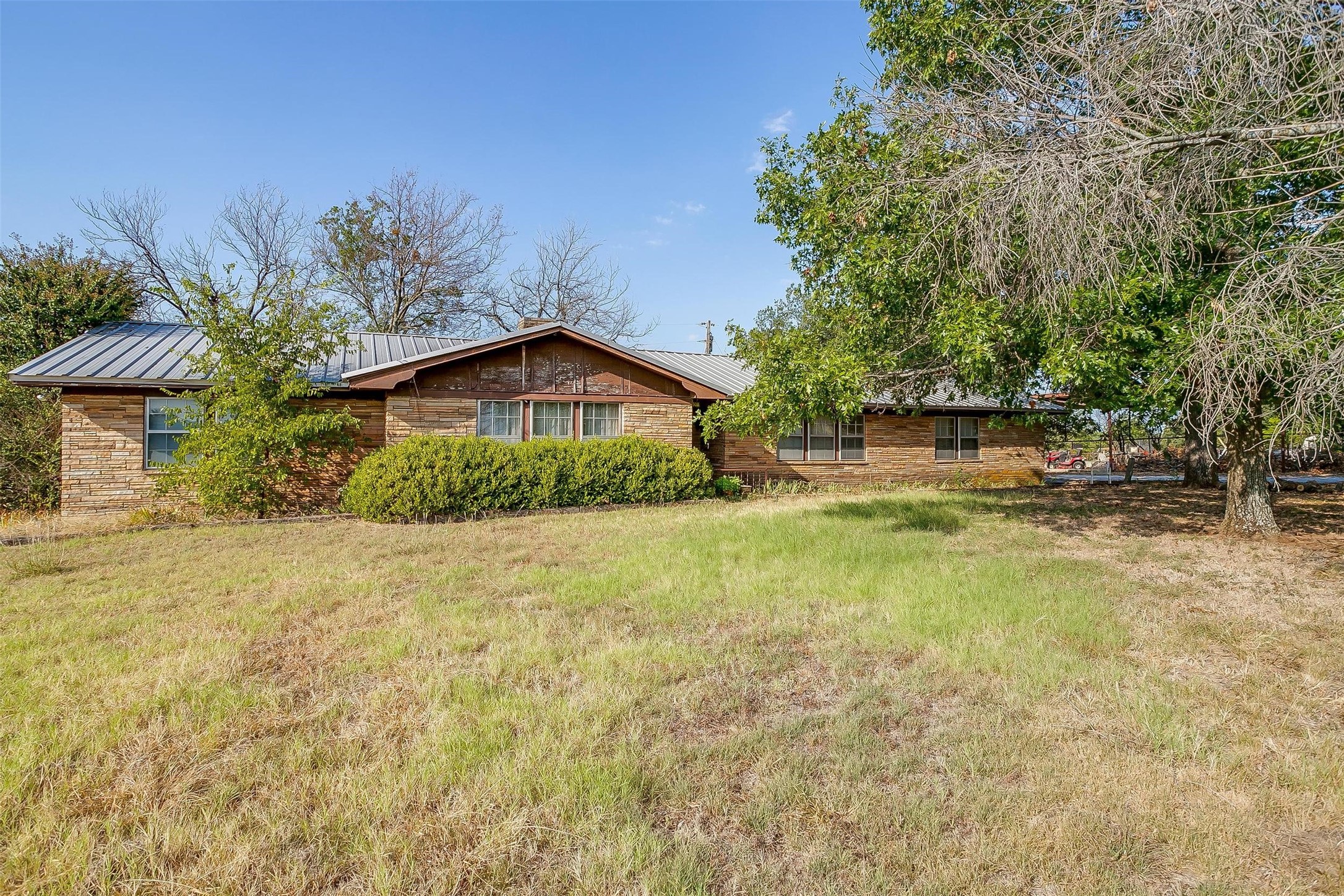 1908 E Bankhead Drive