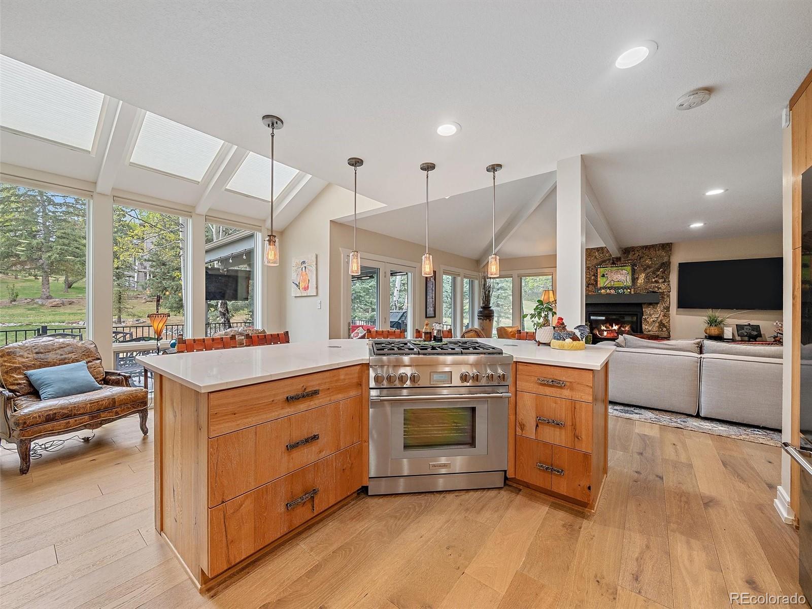 2100 Island Lane