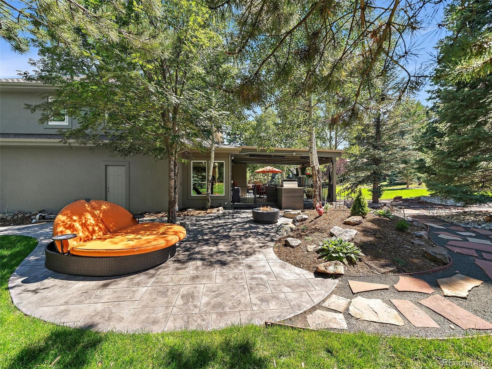 2100 Island Lane