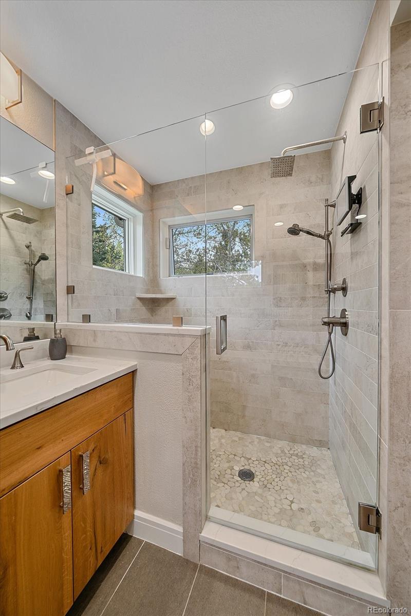 2100 Island Lane