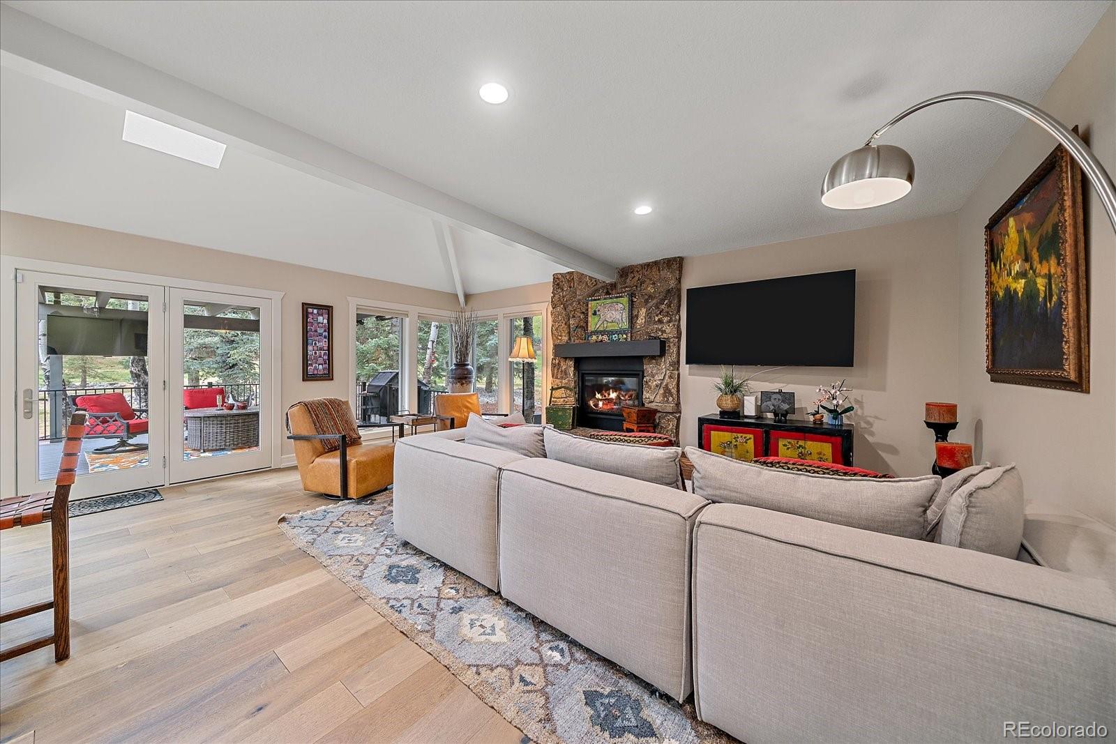 2100 Island Lane