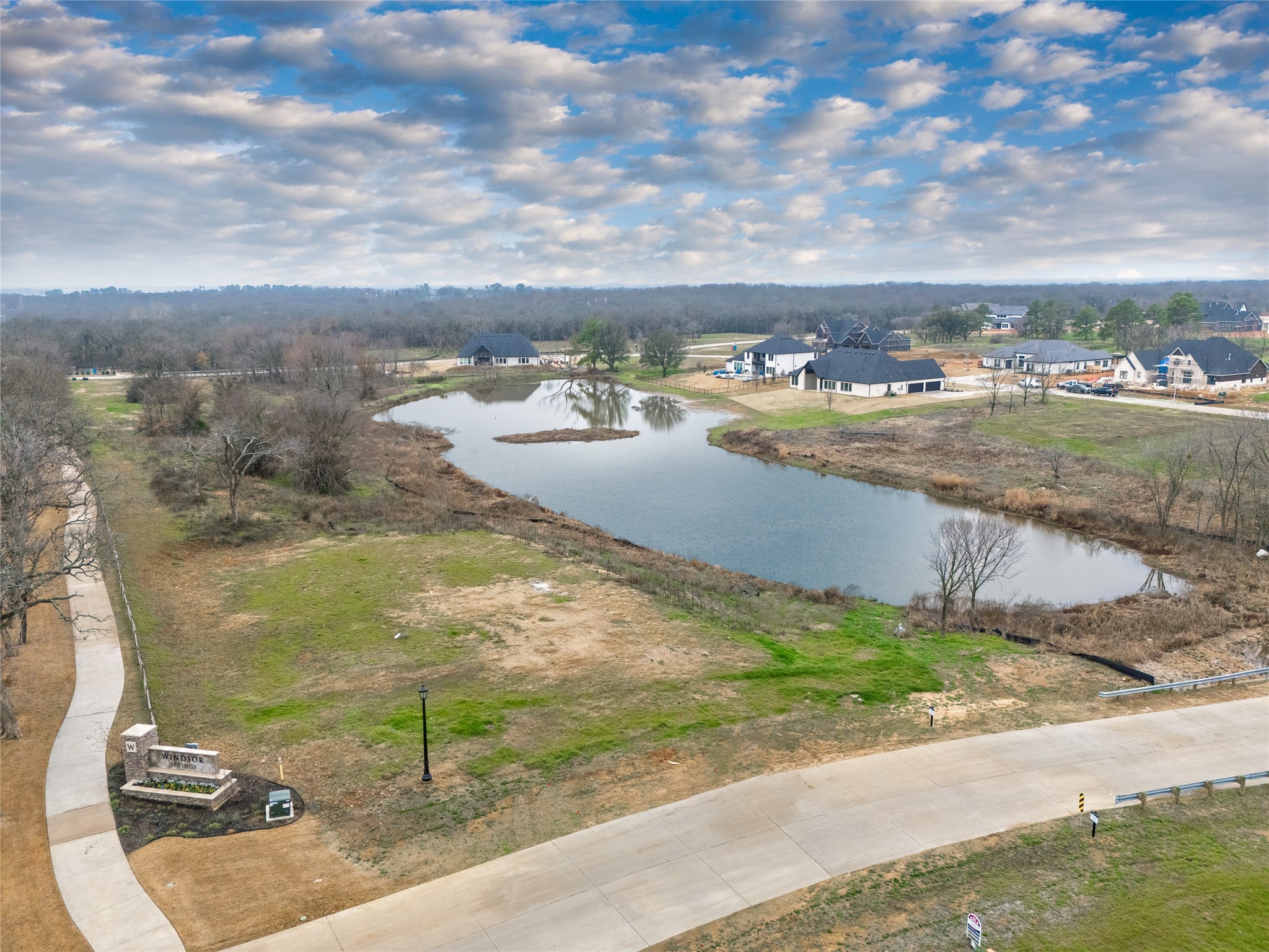 1021 Willow Point