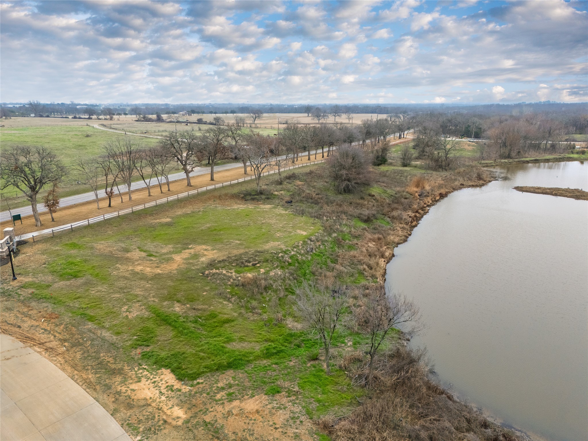 1021 Willow Point