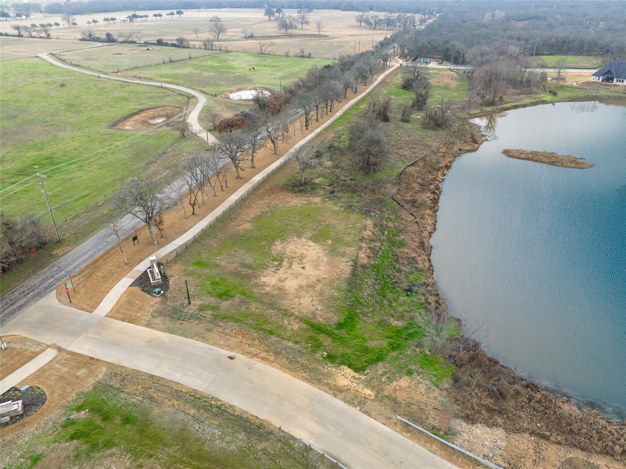 1021 Willow Point