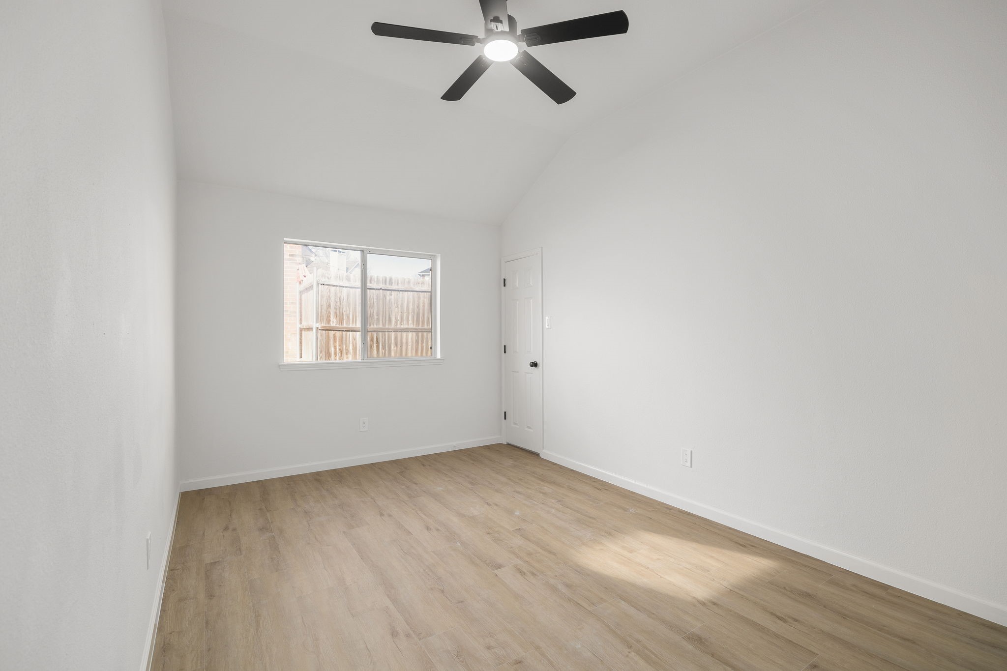 909 Doral Circle