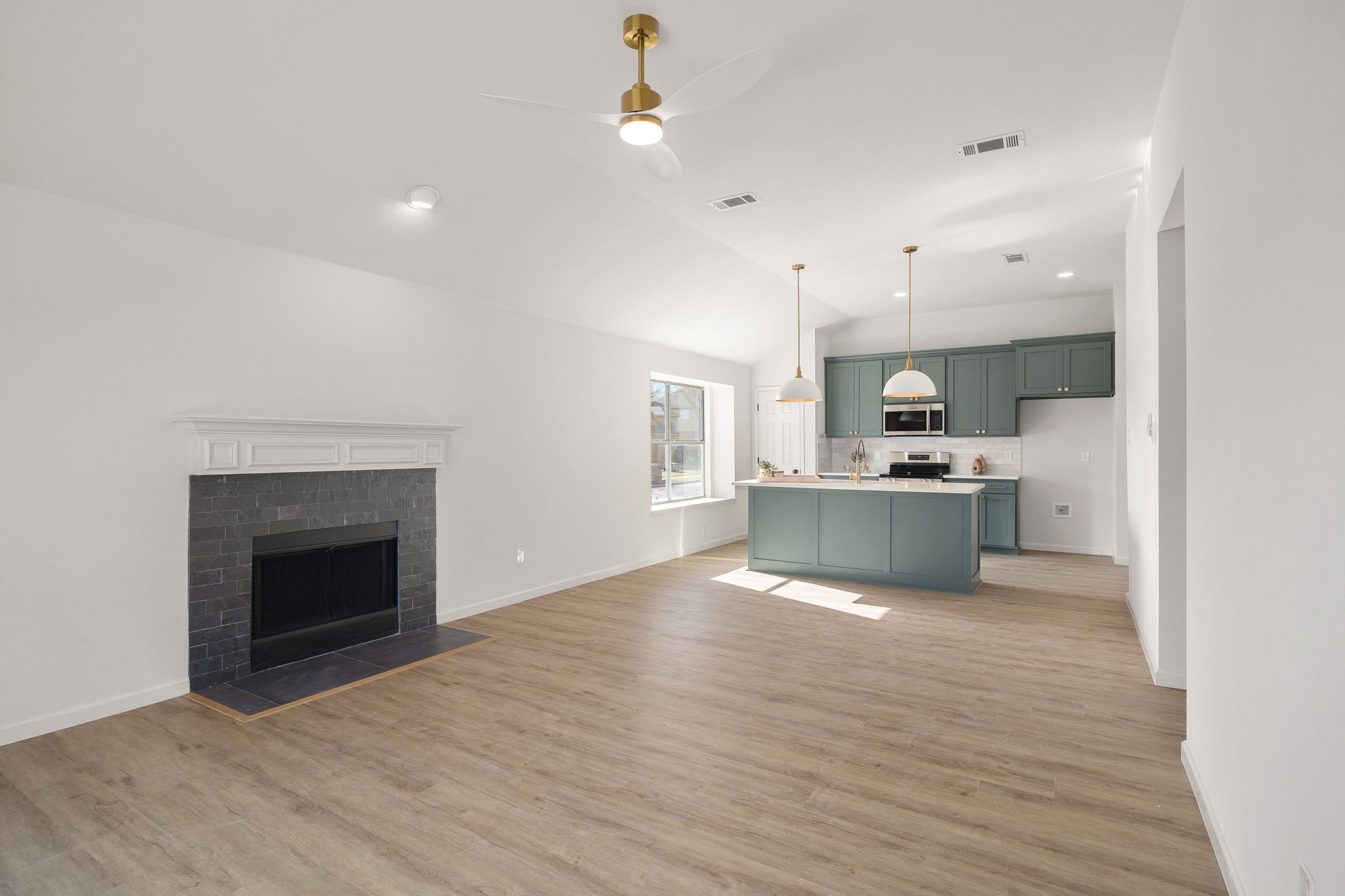 909 Doral Circle