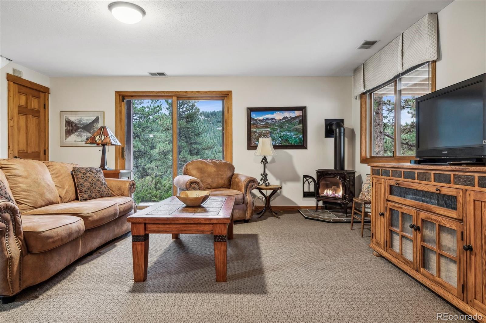 6461 Doris Lane